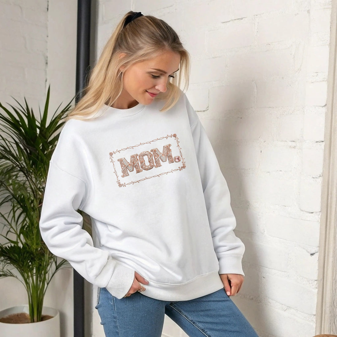 Vintage Floral MOM Sweatshirt – Cozy & Classy Mom Gift