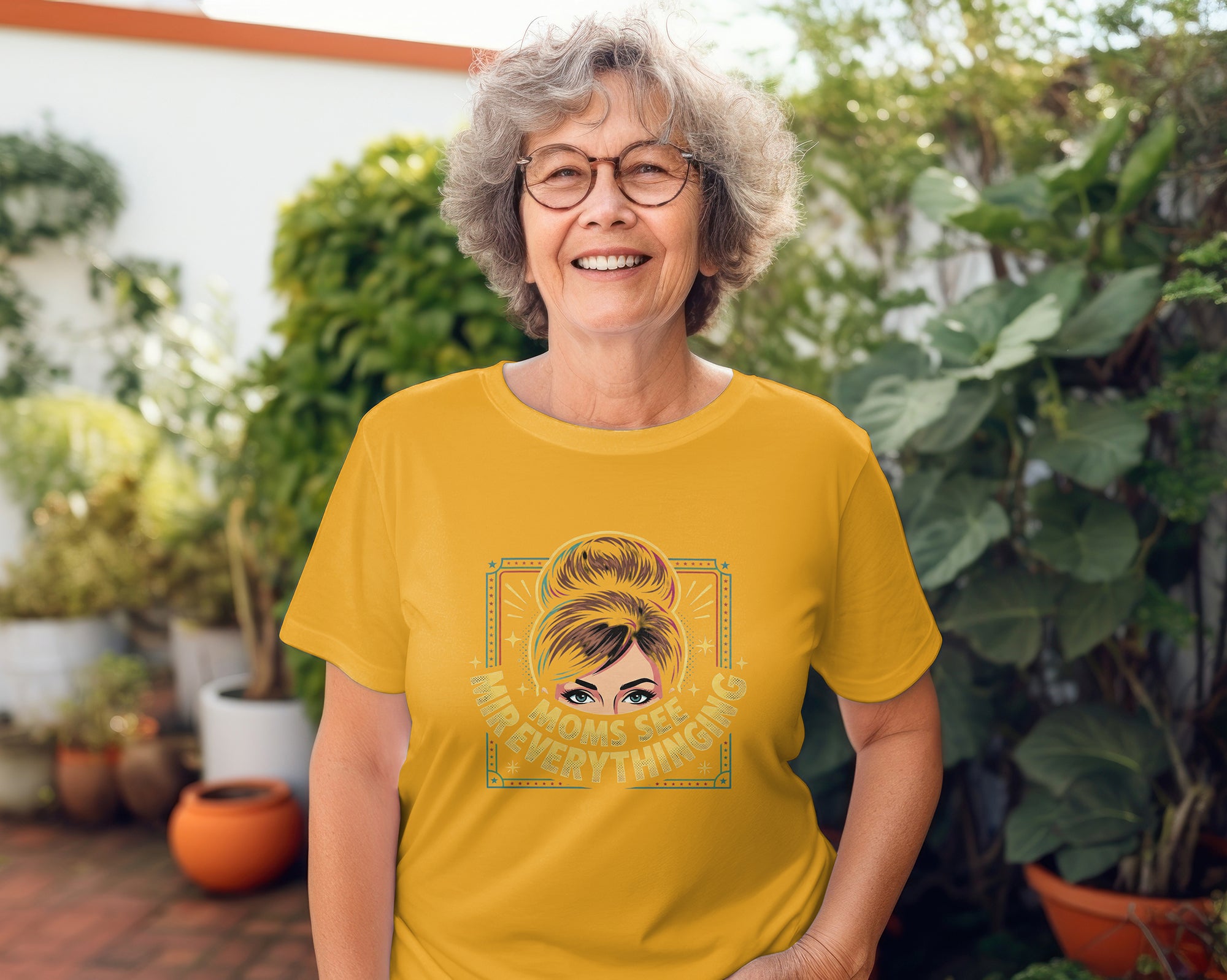 Mom Sees Everything Graphic T-Shirt – Funny Mom Life Gift