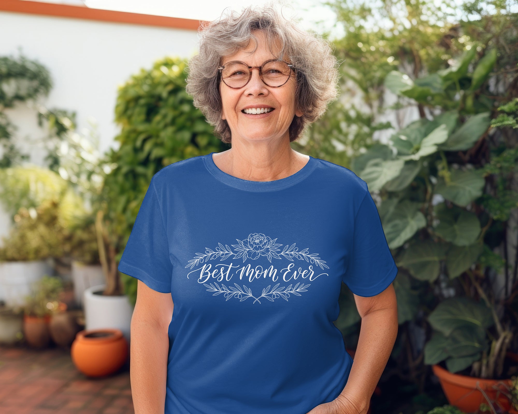Best Mom Ever Floral Graphic T-Shirt – Cute Mother’s Day Gift