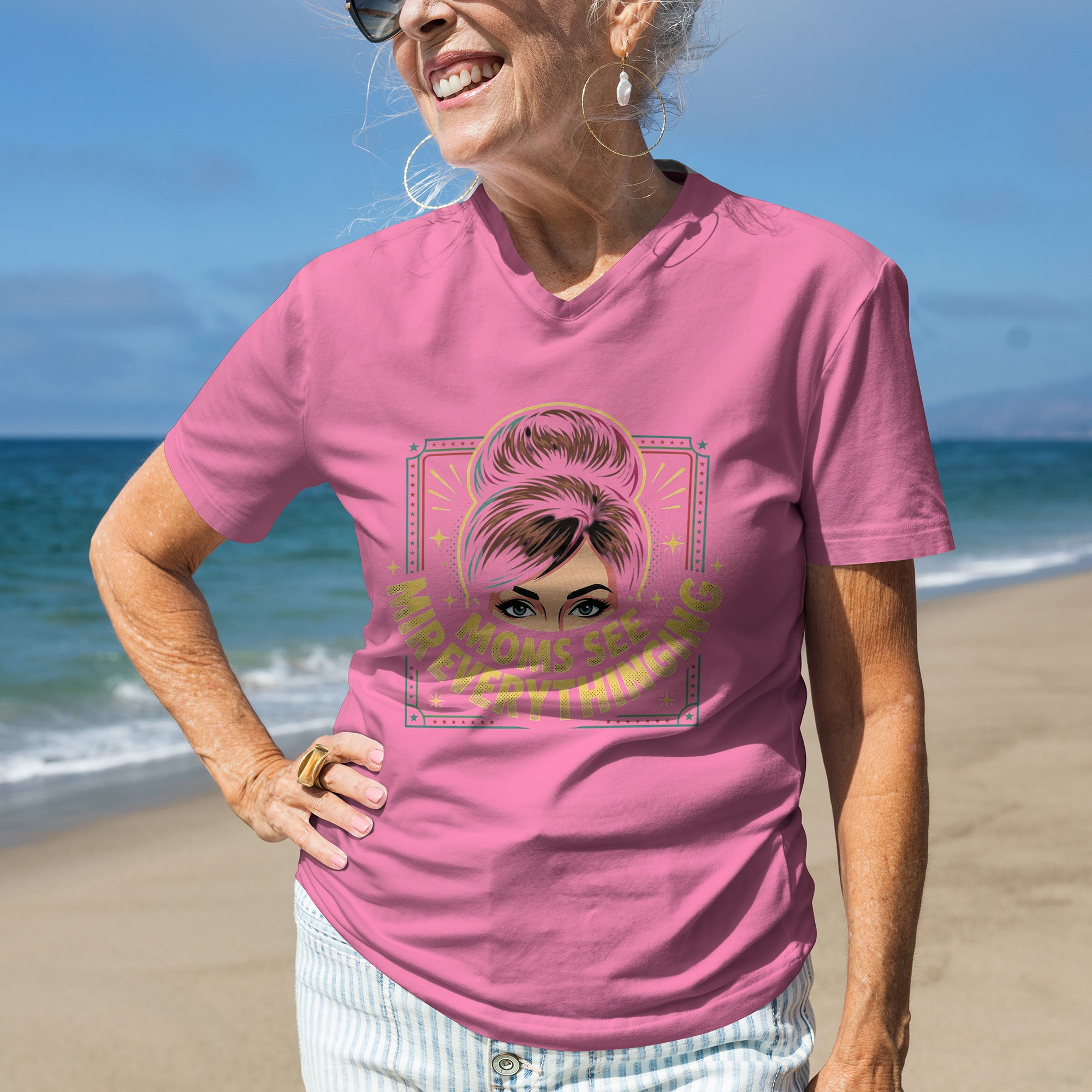 Mom Sees Everything Graphic T-Shirt – Funny Mom Life Gift