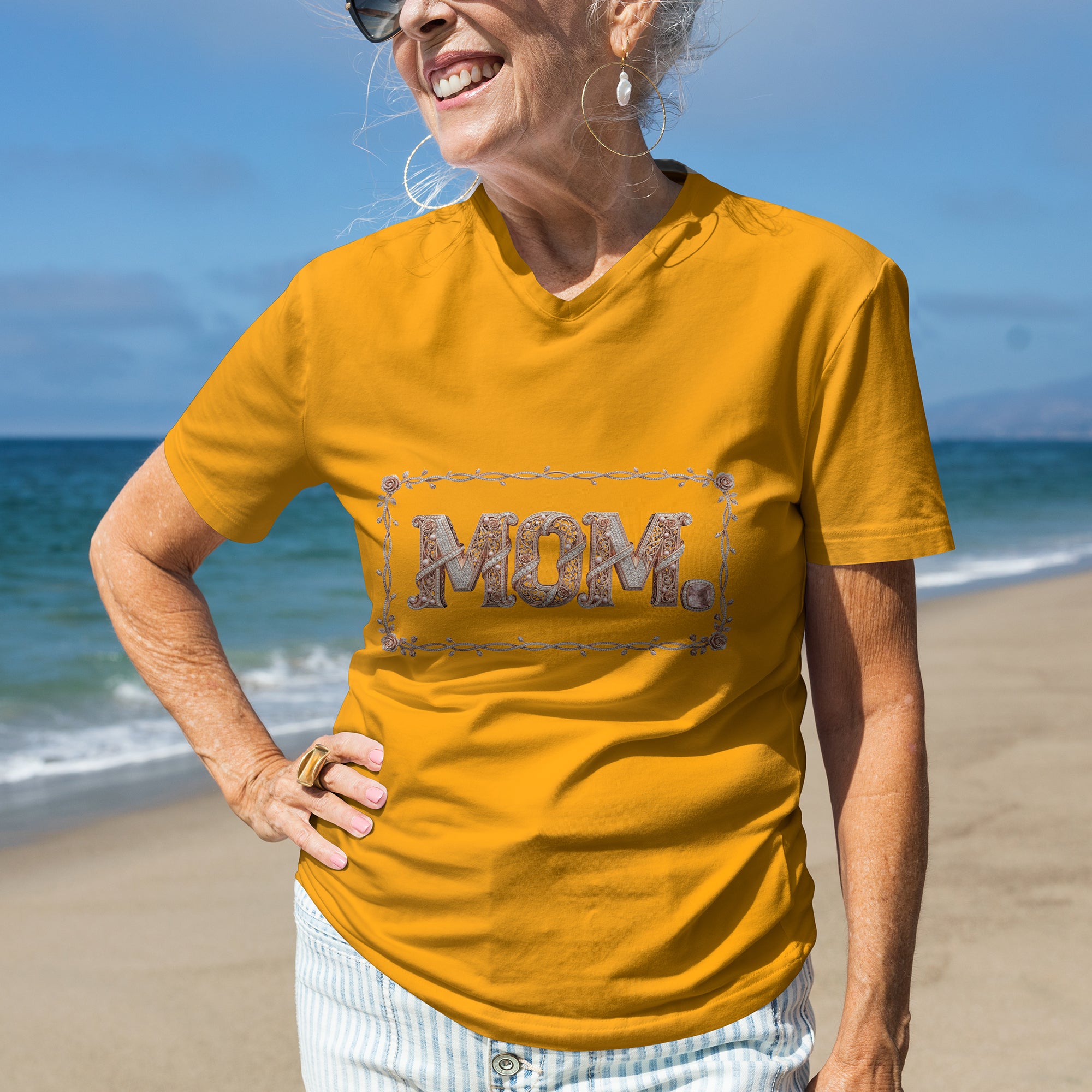 Vintage Floral MOM T-Shirt – Elegant Mother’s Day Gift